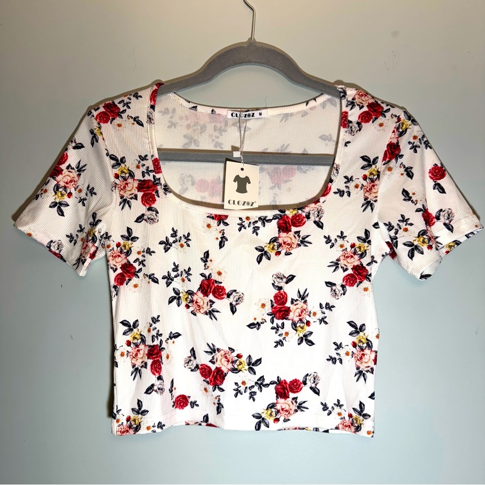 NWT Women’s Medium Floral crop top